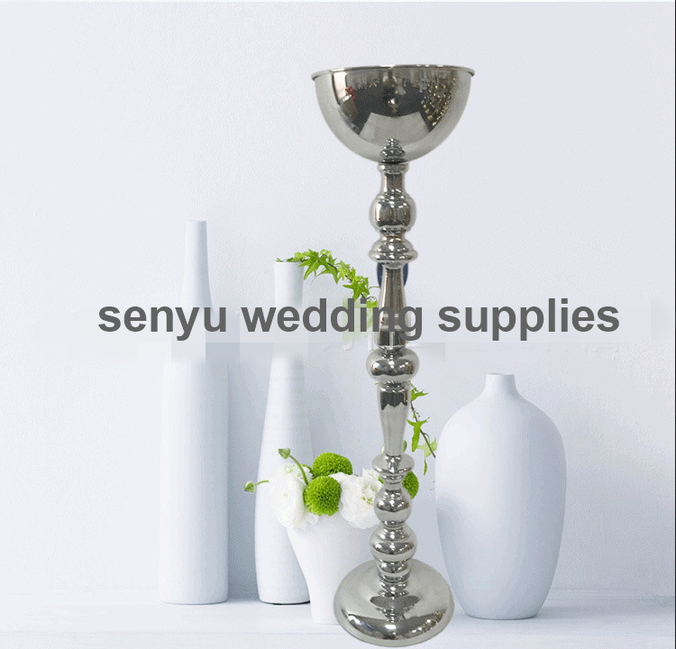 Centerpiece Vase Tall - Tall gold /sliver metal trumpet flower