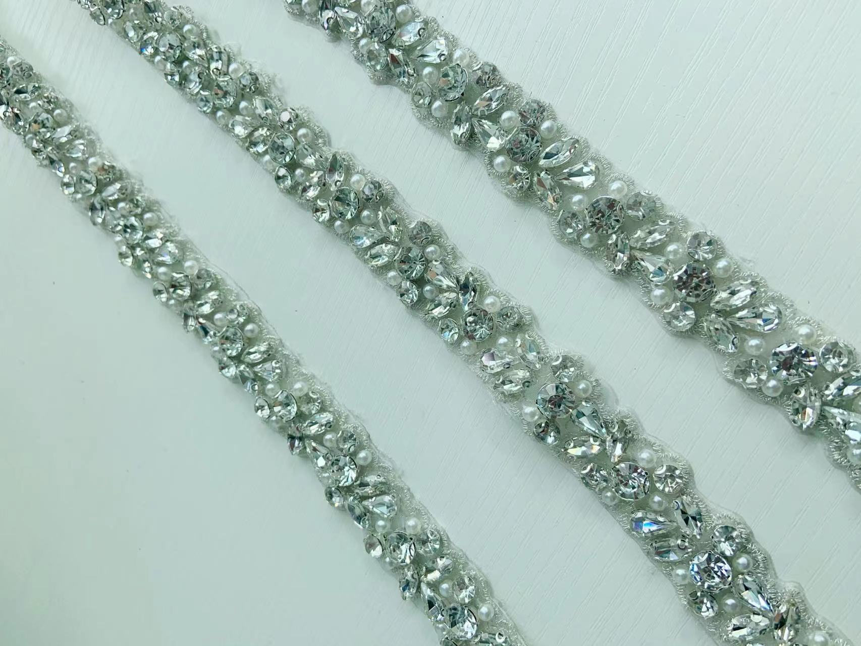 1 Yard/5 Yards Silver Crystal  - Bridal Sash Ribbon 评论和价格